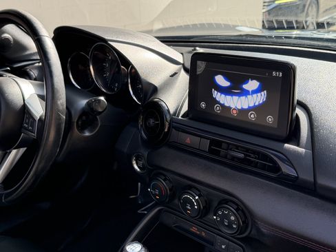 Used 2019 MAZDA MX-5 Miata Club RWD image 30