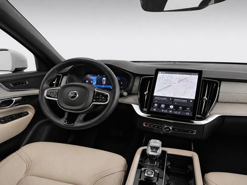 Certified 2026 Volvo XC90 B5 Core AWD/4WD image 14