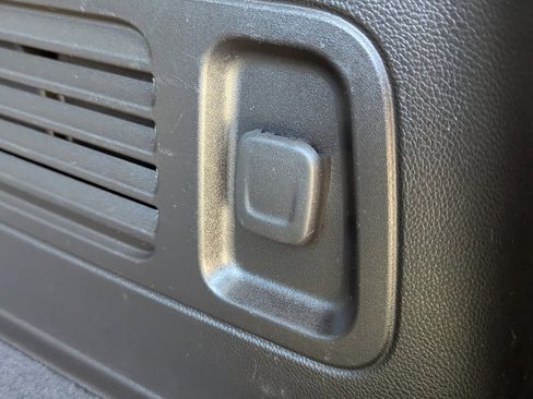 Used 2022 Buick Enclave Premium image 34