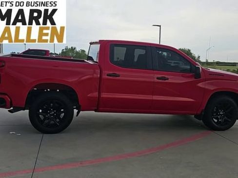 Used 2022 Chevrolet Silverado 1500 Custom w/ LPO, Dark Essentials Package AWD/4WD image 9