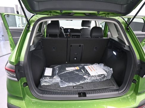 New 2026 Volkswagen Taos SE image 37