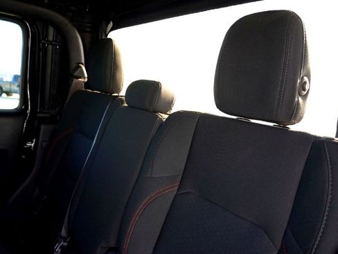 Used 2022 Jeep Gladiator Rubicon w/ Safety Group image 35