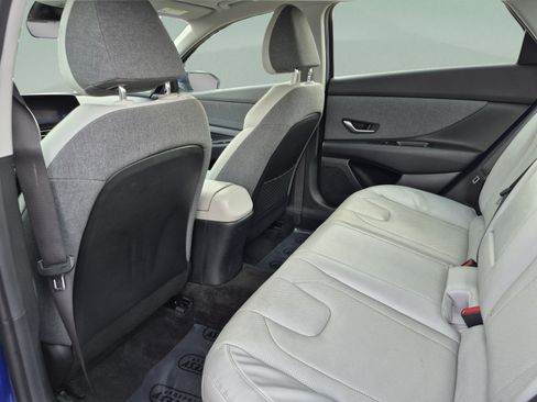 Used 2023 Hyundai Elantra Limited FWD image 15