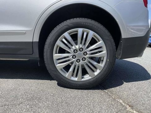 Used 2018 Cadillac XT5 Premium Luxury AWD/4WD image 9