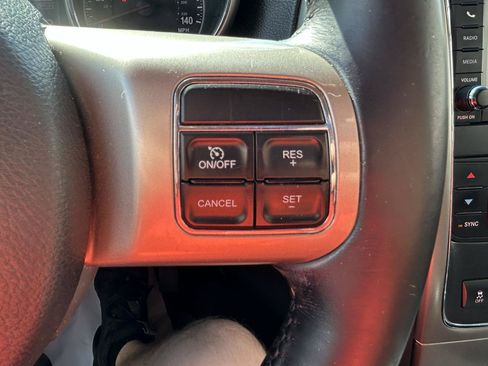 Used 2012 Jeep Grand Cherokee Laredo AWD/4WD image 19