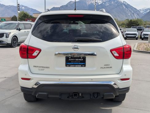 Used 2018 Nissan Pathfinder Platinum AWD/4WD image 4