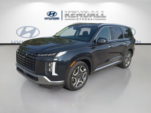 Used 2023 Hyundai Palisade SEL FWD image 3