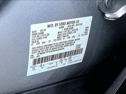 Used 2024 Ford Explorer Limited image 14