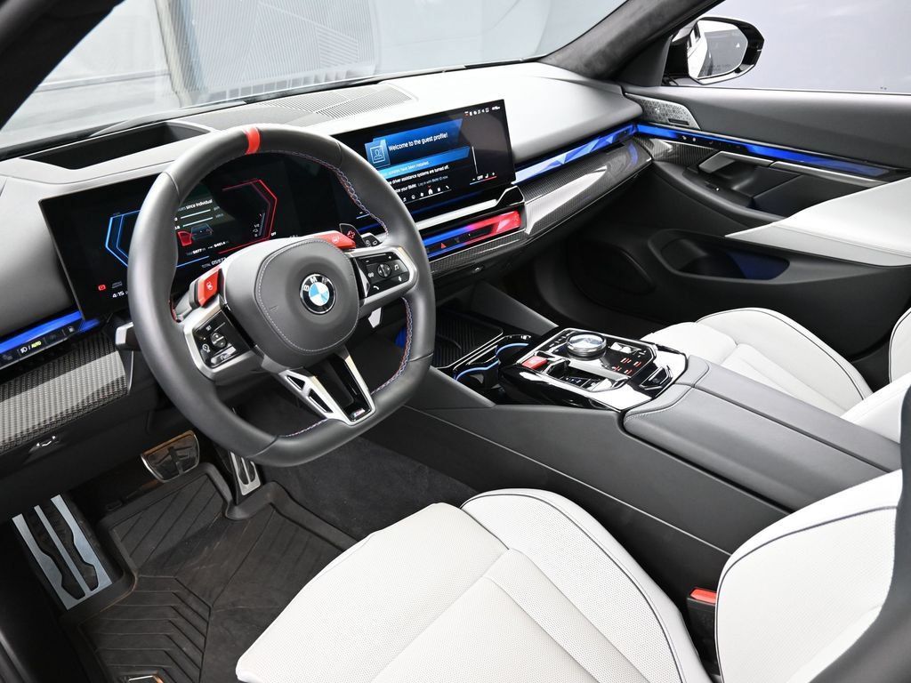 Used 2025 BMW M5 Touring AWD/4WD image 4
