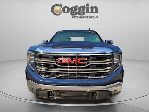 Used 2022 GMC Sierra 1500 SLT w/ SLT Premium Package image 23