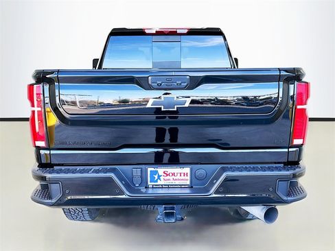 Used 2025 Chevrolet Silverado 2500 LT w/ Trail Boss Package image 6