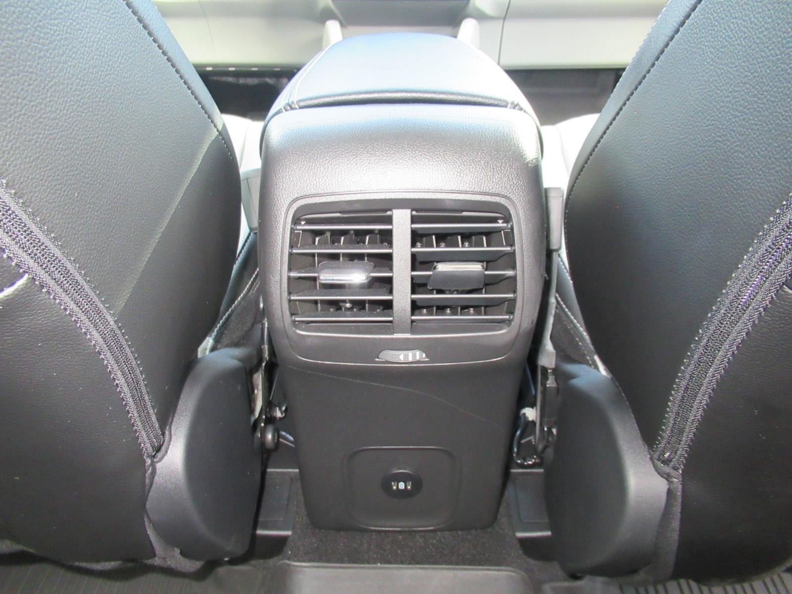 Used 2025 Ford Escape Platinum w/ Premium Technology Package AWD/4WD image 35