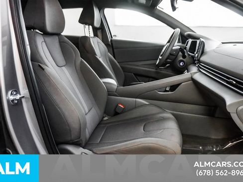 Used 2025 Hyundai Elantra SE image 19