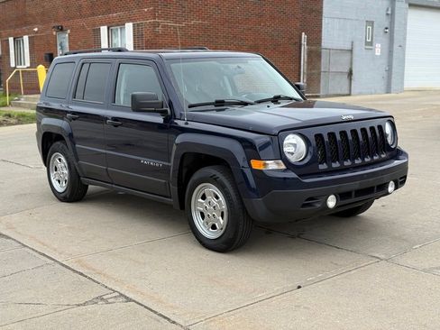 Used 2015 Jeep Patriot Sport w/ Power Value Group FWD image 4