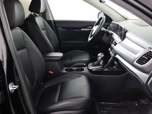 Used 2024 Kia Seltos EX FWD image 18