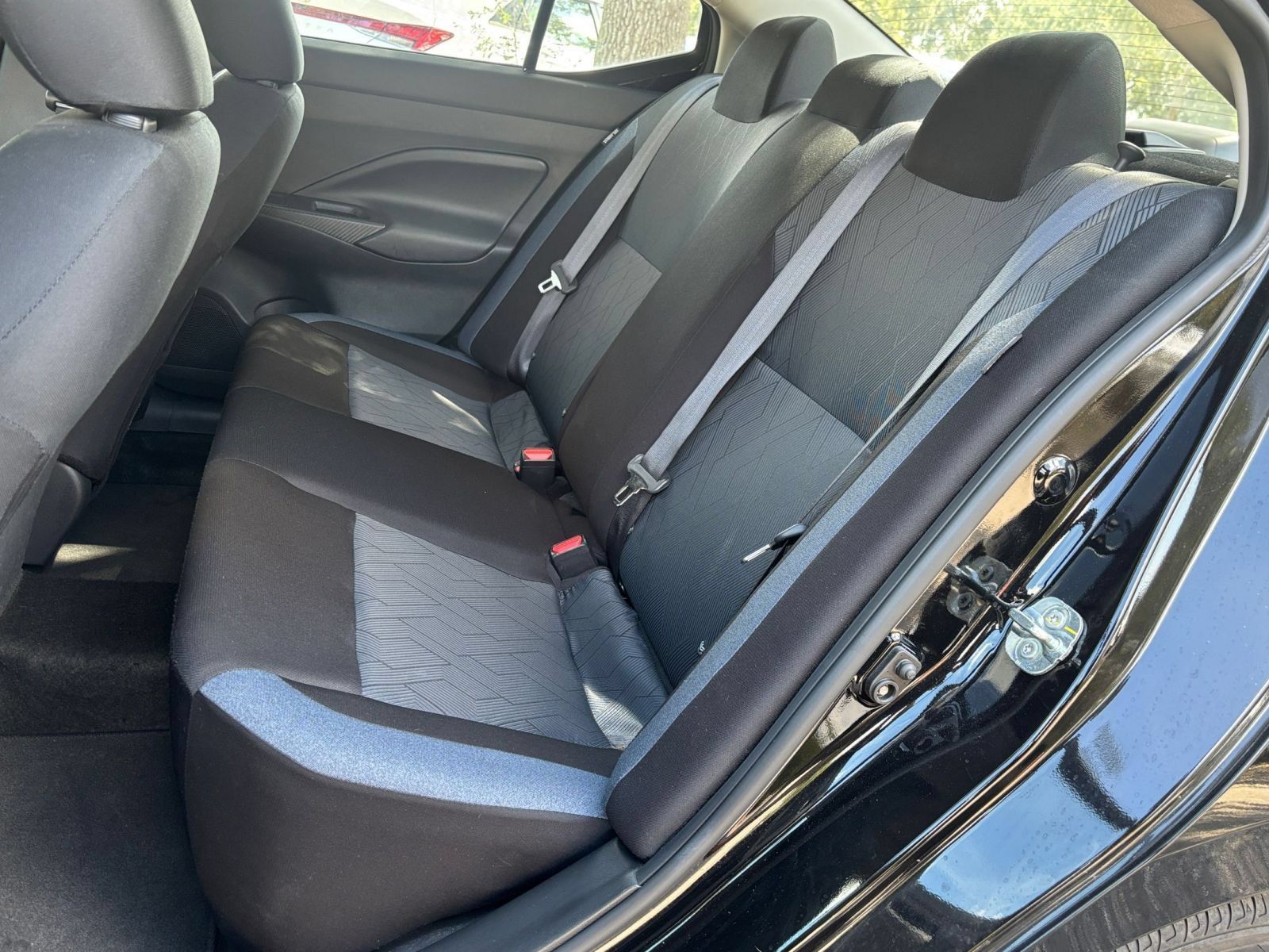 Used 2025 Nissan Versa SV FWD image 36