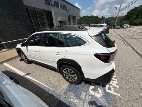 Used 2024 Subaru Outback AWD/4WD image 11