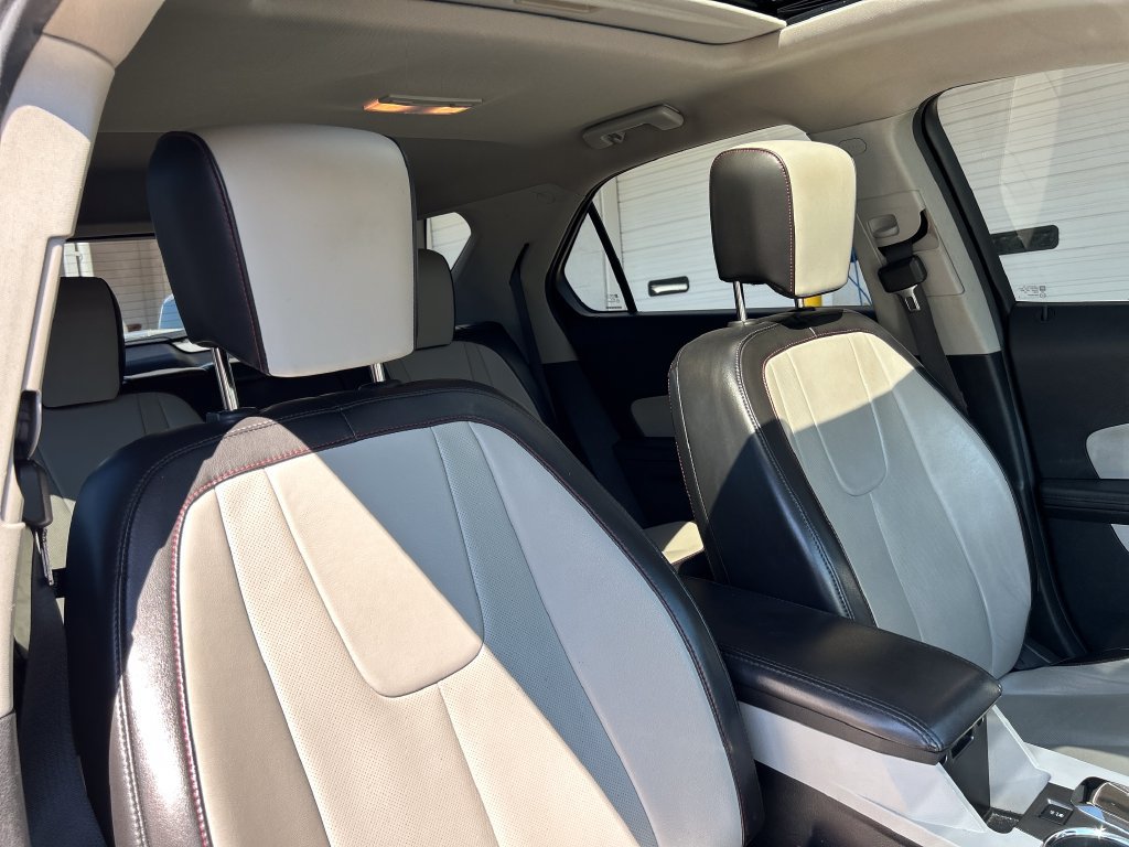 Used 2017 Chevrolet Equinox Premier w/ Enhanced Convenience Package FWD image 13