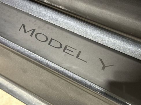 Used 2023 Tesla Model Y Performance image 26