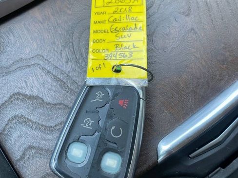 Used 2018 Cadillac Escalade Luxury RWD image 33