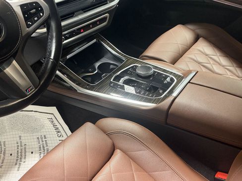 Used 2024 BMW X7 xDrive40i w/ M Sport Package AWD/4WD image 6