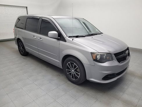 Used 2016 Dodge Grand Caravan SE FWD image 11