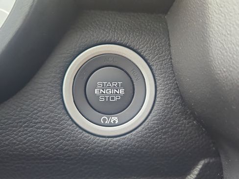 Used 2020 RAM 1500 Big Horn AWD/4WD image 23