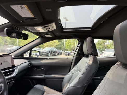 Used 2025 Lexus UX 300h AWD w/ Accessory Package (Z1) image 21