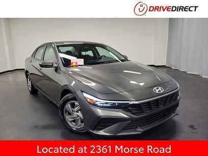 Used 2025 Hyundai Elantra SE