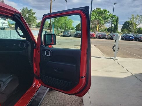 Used 2021 Jeep Wrangler Unlimited Sahara image 17