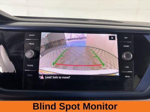 Used 2024 Volkswagen Taos SE image 16