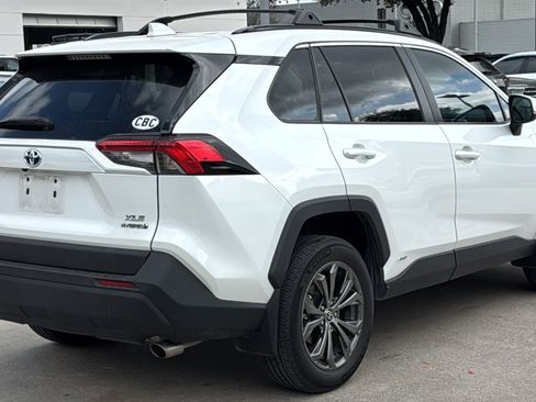 Used 2024 Toyota RAV4 XLE Premium image 7