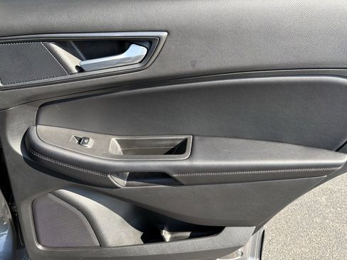 Used 2024 Ford Edge SE w/ Black Appearance Package image 29