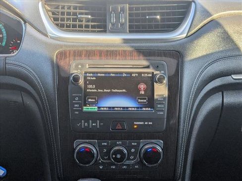 Used 2017 Chevrolet Traverse LT image 14