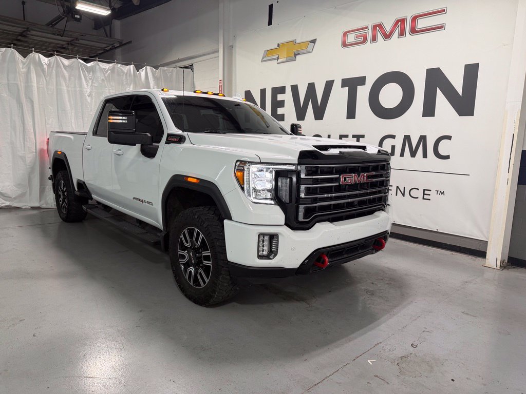 Used 2023 GMC Sierra 2500 AT4 w/ AT4 Preferred Package AWD/4WD image 2