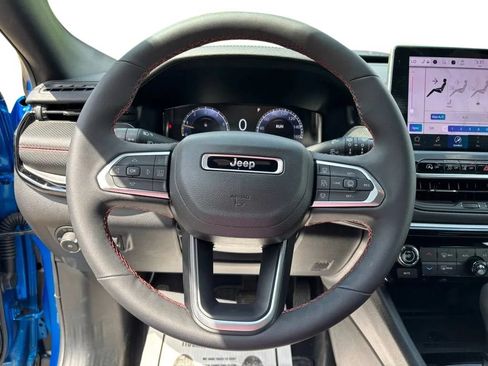 Used 2026 Jeep Compass Trailhawk w/ Sun, Sound & Navigation Group AWD/4WD image 15