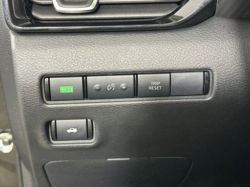 Used 2025 Nissan Sentra SV image 19