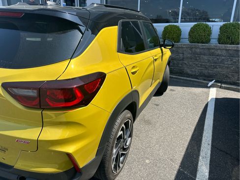 Certified 2024 Chevrolet TrailBlazer RS w/ Convenience Package image 3