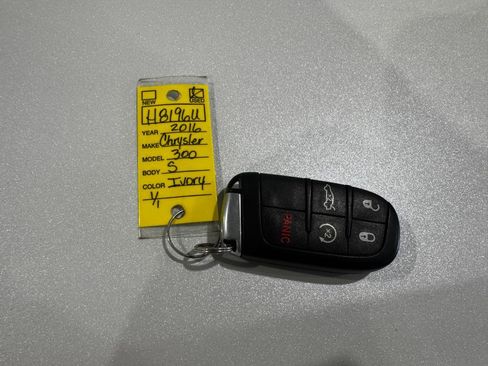 Used 2016 Chrysler 300 S image 43