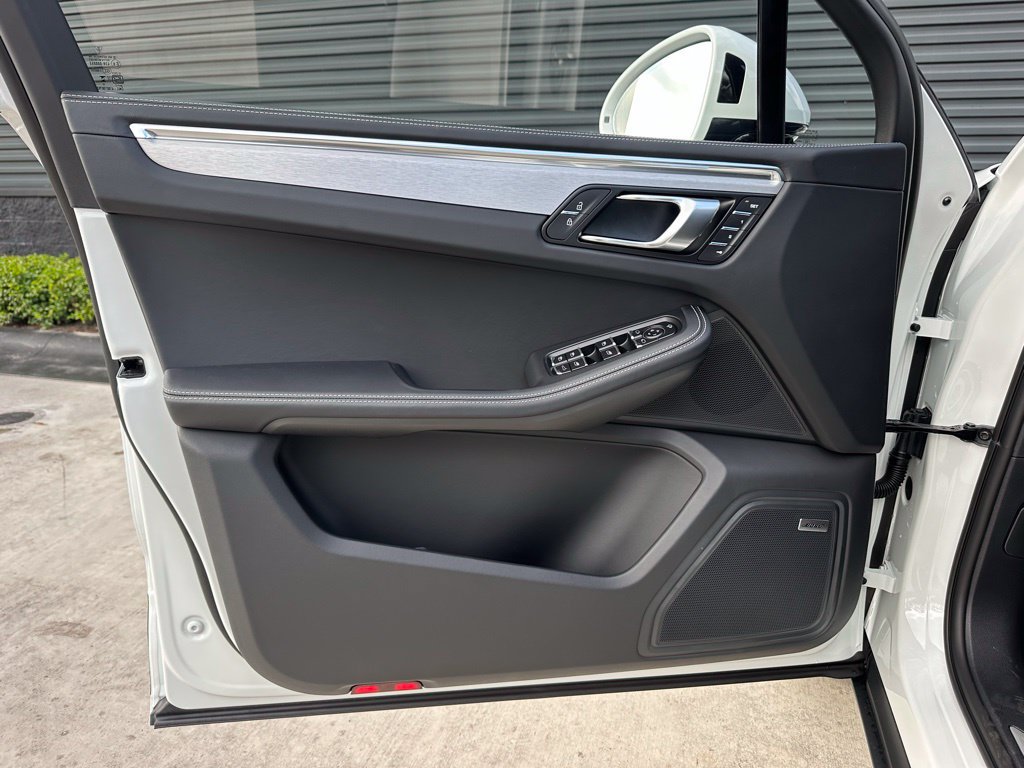 Certified 2026 Porsche Macan S AWD/4WD image 20