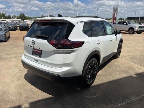New 2026 Nissan Rogue SV FWD image 4