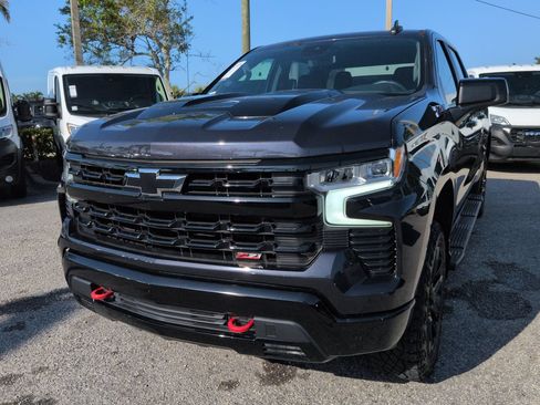 Used 2023 Chevrolet Silverado 1500 LT Trail Boss AWD/4WD image 9