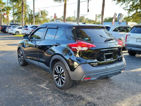 Used 2020 Nissan Kicks SV FWD image 4