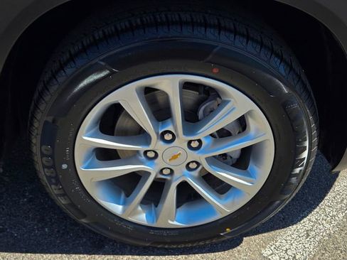 Used 2024 Chevrolet TrailBlazer LS w/ LS Convenience Package FWD image 9