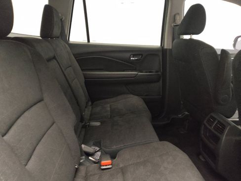 Used 2020 Honda Pilot LX image 19