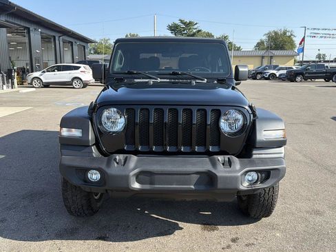 Used 2022 Jeep Wrangler Sport AWD/4WD image 2