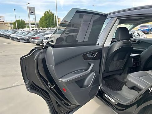 Used 2023 Audi Q8 Premium Plus AWD/4WD image 22