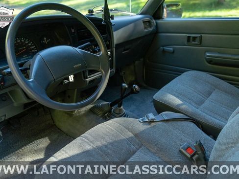 Used 1989 Toyota Pickup Deluxe image 92