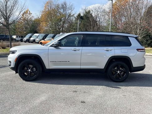 New 2025 Jeep Grand Cherokee L Limited w/ Luxury Tech Group II AWD/4WD image 4