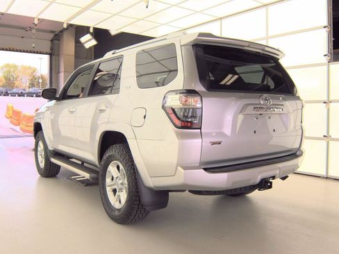 Used 2016 Toyota 4Runner SR5 Premium AWD/4WD image 9